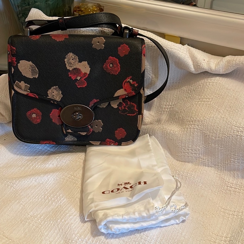 COACH -Page leather saddle bag in black floral - 33615 - NWT❤️